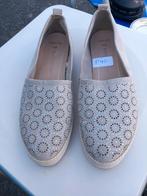 Schoenen van Marco Tozzi. Schoenmaat 40, Ophalen of Verzenden, Zo goed als nieuw, Beige