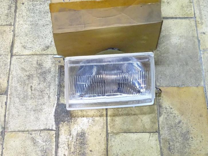 Koplamp Datsun Cherry N12 links en rechts nieuw, Auto-onderdelen, Verlichting, Nissan, Oldtimer onderdelen, Overige automerken