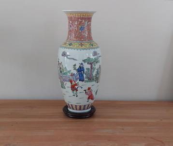 Chinese porseleinen vaas - handbeschilderd, 37.4 cm hoog beschikbaar voor biedingen