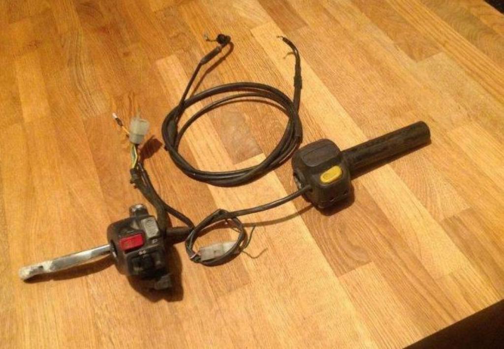 Paire de poignées / commodo sur scooter Peugeot, Ophalen of Verzenden, Peugeot