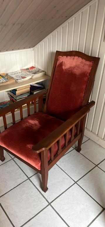 Oude zetel beschikbaar voor biedingen