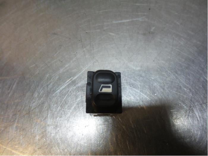 Elektrisch Raam Schakelaar van een Peugeot Partner (Partner, Auto-onderdelen, Dashboard en Schakelaars, Peugeot, Gebruikt, Ophalen of Verzenden