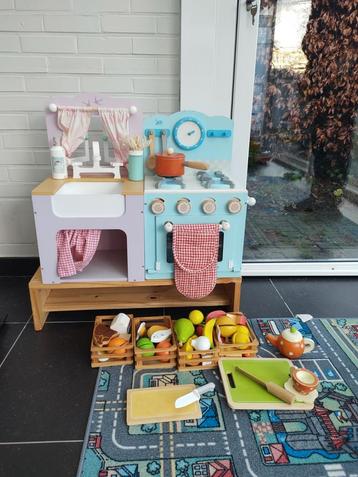 Speelkeukentje le toy van  beschikbaar voor biedingen