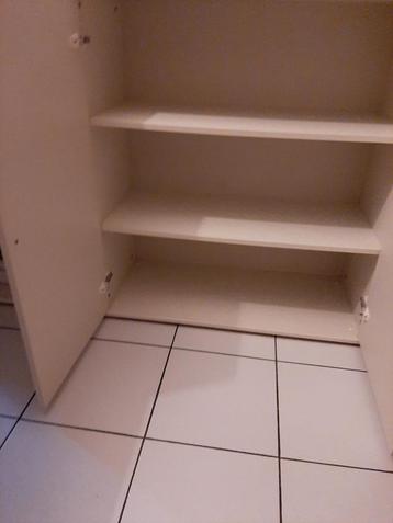 Mooie degelijke kast voor verschillende doeleinden  beschikbaar voor biedingen