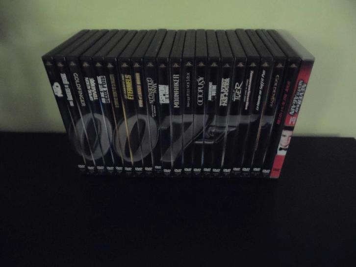 007   JAMES  BOND   21  DVD +  4 BLU-RAY, CD & DVD, DVD | Action, Comme neuf, Action, Tous les âges, Enlèvement ou Envoi