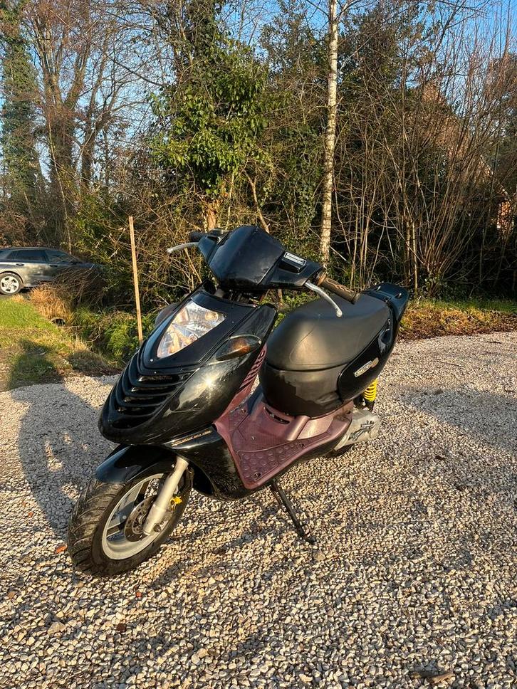 Aprilia sonic GP 2takt, Fietsen en Brommers, Scooters | Piaggio, Gebruikt, Overige modellen, Benzine, Ophalen of Verzenden