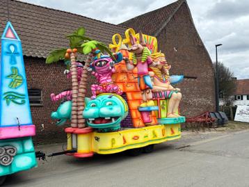 2 Nijpaarden in piepschuim beschikbaar voor biedingen