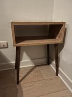 Night table, Ophalen, Zo goed als nieuw