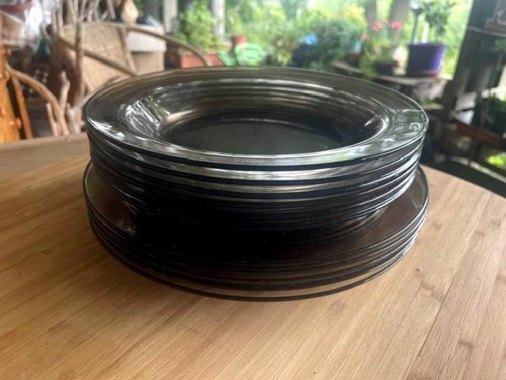 Arcoroc BP 11 assiettes en verre fumé Vintage, Maison & Meubles, Cuisine | Vaisselle, Utilisé, Assiettes(s), Autres styles, Verre