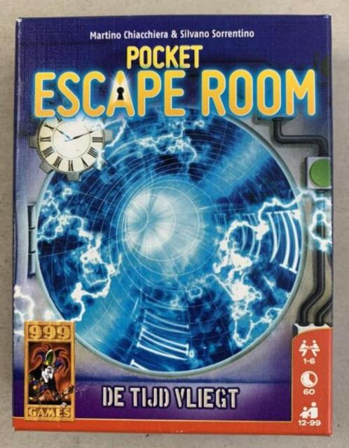 Pocket Escape Room De Tijd Vliegt Spel Compleet 999 Games, Hobby en Vrije tijd, Gezelschapsspellen | Bordspellen, Gebruikt, Ophalen of Verzenden
