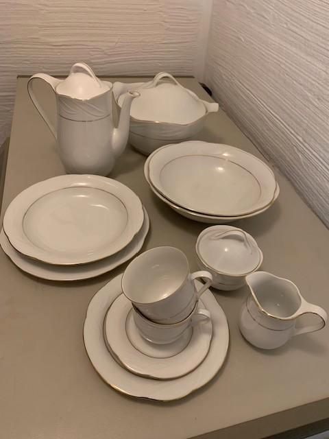 Compleet porseleinen eet-en koffieservies Winterling Bavaria, Huis en Inrichting, Keuken | Servies, Zo goed als nieuw, Compleet servies