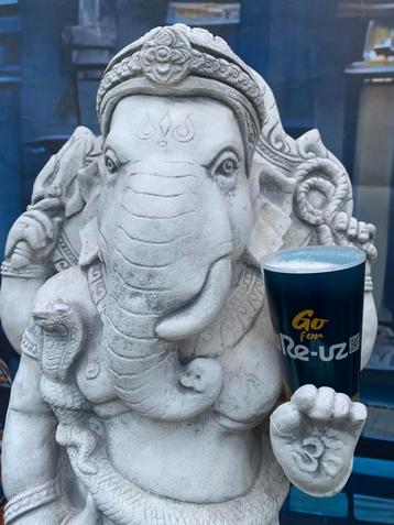 2 betonnen Ganesha beelden in goede staat ., Tuin en Terras, Ophalen, Zo goed als nieuw, Beton
