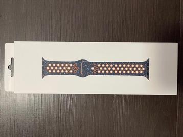 Apple Watch Nike band+Apple Watch oplader beschikbaar voor biedingen