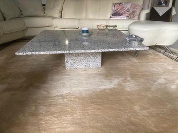 Marmeren salontafel beschikbaar voor biedingen