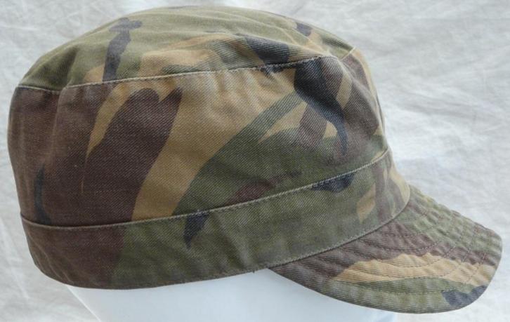 Pet Uniform, Gvt, Woodland Camouflage, maat 59, KL,1994.(4), Verzamelen, Militaria | Algemeen, Landmacht, Kleding of Schoenen