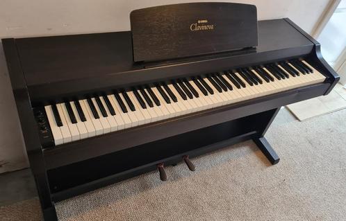 Yamaha Clavinova CLP 810 Digitale Piano 88 Toetsen, Musique & Instruments, Pianos, Utilisé, Piano, Brun, Digital, Enlèvement ou Envoi