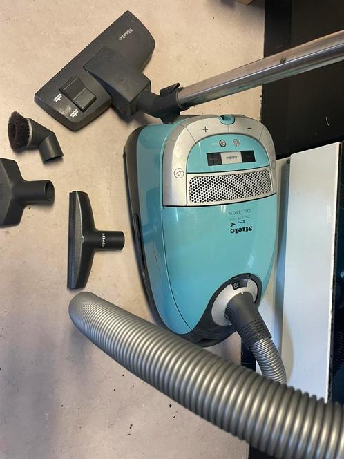 Miele stofzuiger, Elektronische apparatuur, Stofzuigers, Zo goed als nieuw, Ophalen