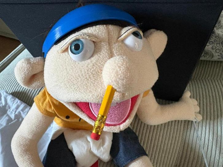 handpop Jeffy (SML), Kinderen en Baby's, Speelgoed | Poppen, Zo goed als nieuw, Overige typen, Ophalen