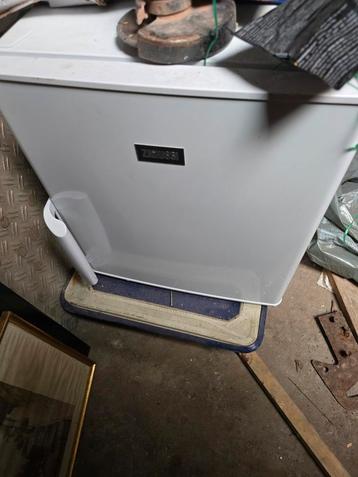 Zanussi mini diepvries, moet weg! beschikbaar voor biedingen