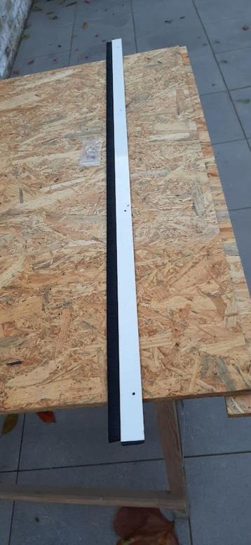 deurstrip tochtstrip 1M voor buitendeur voordeur achterdeur beschikbaar voor biedingen