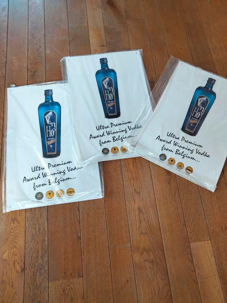 Van Hoo vodka belge réclame en métal neuve toujours emballé., Collections, Marques de bière, Neuf, Duvel, Enlèvement ou Envoi