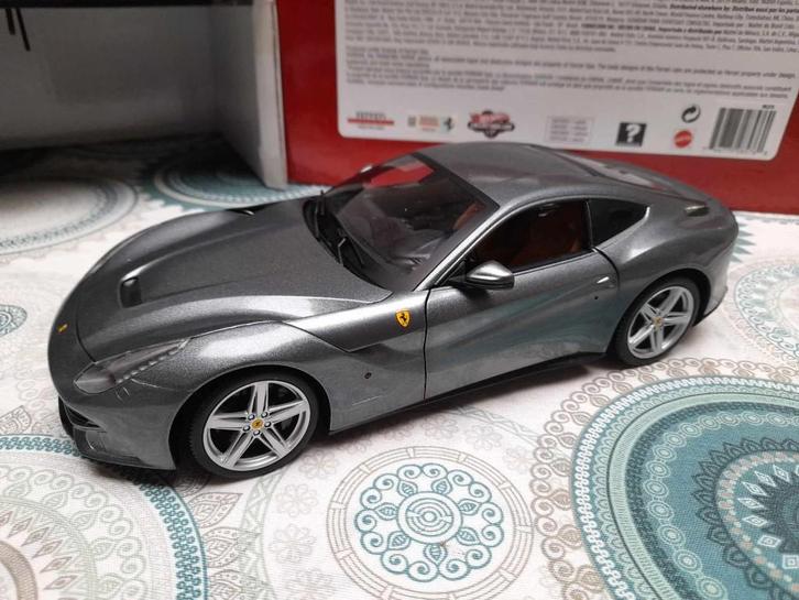 Ferrari 1/18., Hobby en Vrije tijd, Modelauto's | 1:18, Hot Wheels, Ophalen of Verzenden