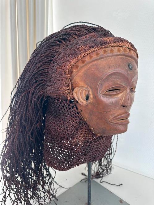 Magistraal Chokwe Mwana Pwo  masker privé collectie Matadi, Antiek en Kunst, Kunst | Niet-Westerse kunst, Verzenden