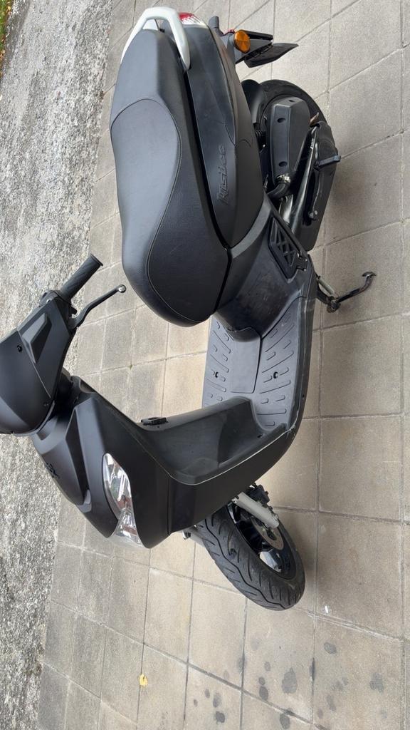 Peugeot kisbee 4t, Fietsen en Brommers, Scooters | Peugeot, Gebruikt, Overige modellen, Klasse A (25 km/u), Benzine, Ophalen