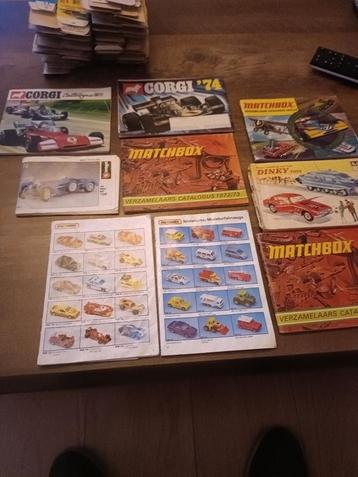 Dinky Corgi Bburago Matchbox collectie oude catalogi beschikbaar voor biedingen