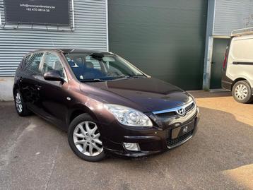 Hyundai i30 Airco/Trekhaak/Leder/Gekeurd beschikbaar voor biedingen