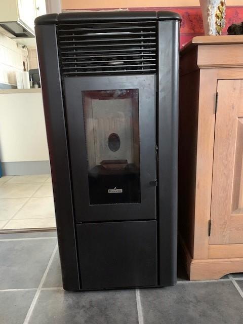 poele a pellet ravelli 8,5kw, Bricolage & Construction, Chauffage & Radiateurs, Comme neuf, Poêle, 800 watts ou plus, Enlèvement