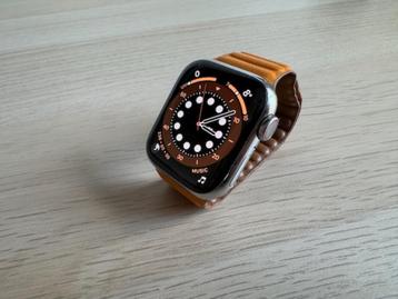 Apple Watch California Poppy band + oplader beschikbaar voor biedingen