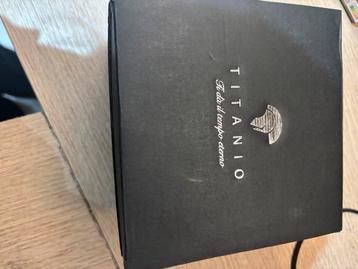 Horloge man titanio beschikbaar voor biedingen