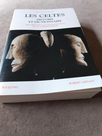 Les Celtes : Histoire et dictionnaire. Venceslas Kruta beschikbaar voor biedingen