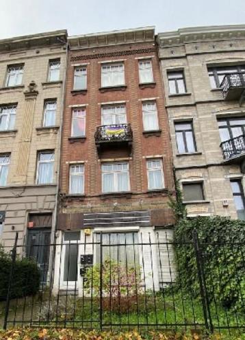 Maison te koop in Schaerbeek, 5 slpks beschikbaar voor biedingen