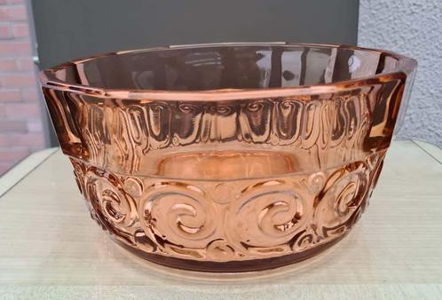 kom Rosette Luxval  - Val Saint Lambert -lees info aub, Antiek en Kunst, Antiek | Glaswerk en Kristal, Ophalen
