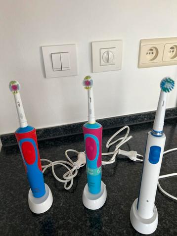 3 oral be elektrische tandenborstels zg staat met oplader beschikbaar voor biedingen