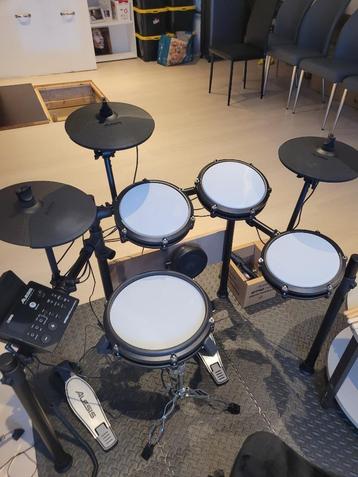 Alesis Nitro Max E-Drum Set