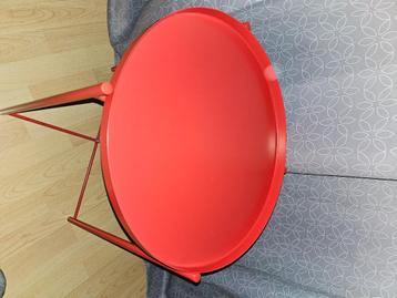 Table basse d’appoint ikea Gladom très bon état rouge  beschikbaar voor biedingen