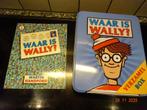 Mooie metalen verzamelbox met 1  boekje " waar is Wally", Ophalen of Verzenden