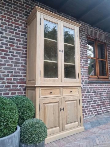 Eiken buffetkast/vitrinekast GRATIS LEVERING  beschikbaar voor biedingen