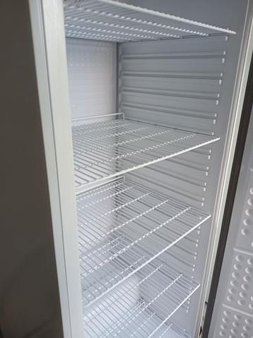 Congélateur et frigo état neuf  beschikbaar voor biedingen