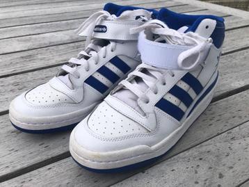 Adidas sneakers beschikbaar voor biedingen