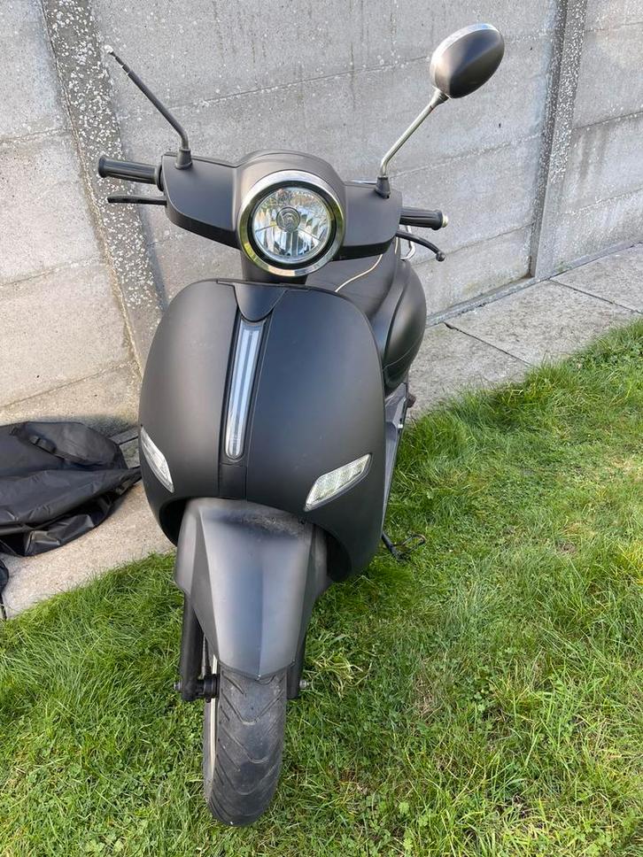 Scooter Motron 2022, Fietsen en Brommers, Snorfietsen en Snorscooters, Gebruikt, Overige merken, Benzine, Ophalen