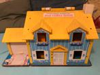 Vintage fisher price huisje met popjes, meubels en auto’s, Kinderen en Baby's, Speelgoed | Fisher-Price, Ophalen of Verzenden