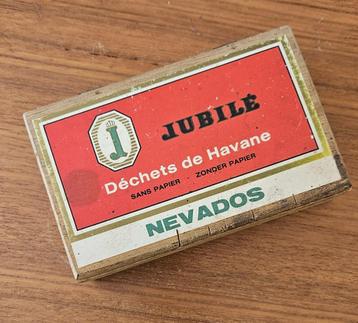 Oud cigarenkistje beschikbaar voor biedingen