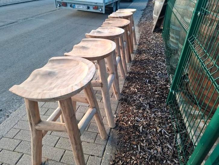 Enig zittend model barkruk! 75cm hoogte in TEAK hout! NIEUW, Huis en Inrichting, Barkrukken, Hout, Ophalen