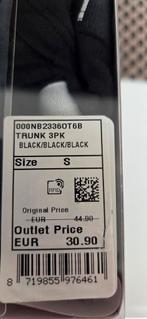 Calvin Klein ondergoed, Ophalen