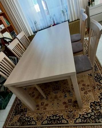 Mooie eettafel + 6 stoelen beschikbaar voor biedingen