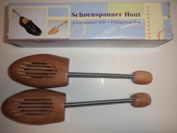 1 paar vintage schoenspanners in hout beschikbaar voor biedingen
